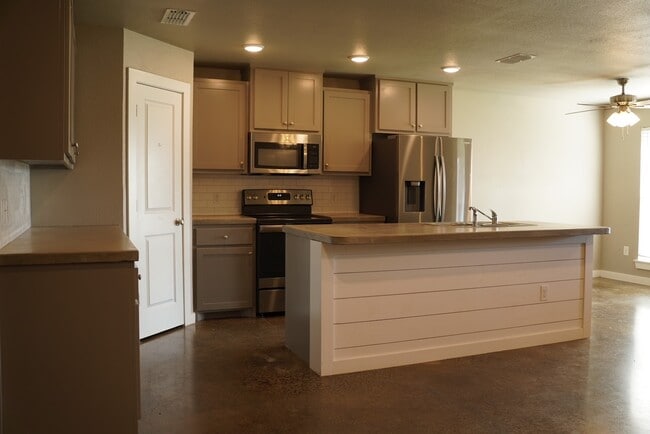 Building Photo - 434 Big Sky Loop