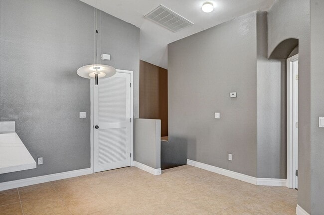 Building Photo - 9333 Leaping Deer Pl