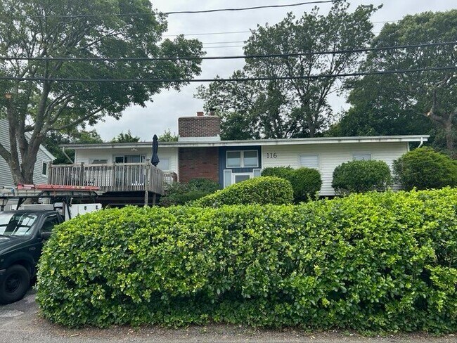 Primary Photo - 116 Shore Dr