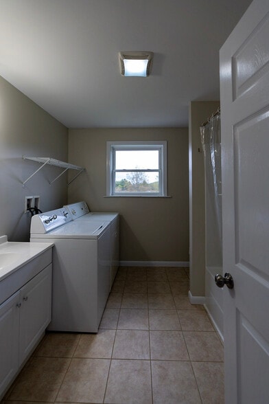 Building Photo - 101 Rocky Dunn Rd