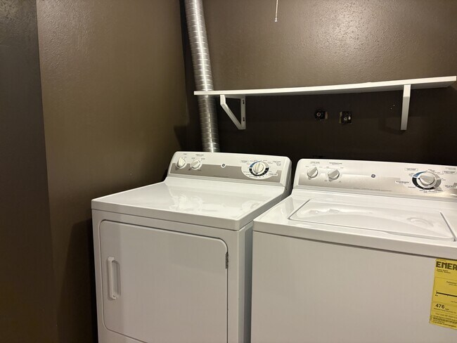 Building Photo - 6834 Palos Verdes Ln