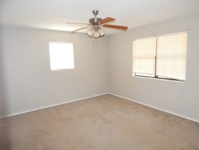 Building Photo - Winona ISD: 3 Bedroom, 2 Bath Home in a Co...