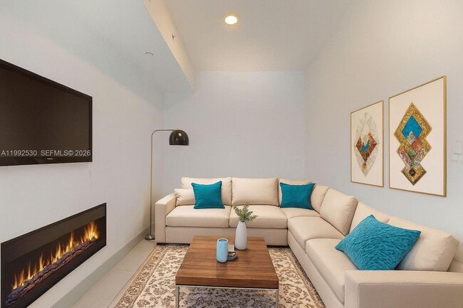 Building Photo - 519 SW 5th Ave