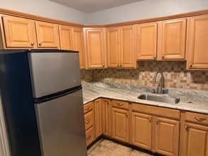 Building Photo - 409 S Shippen St