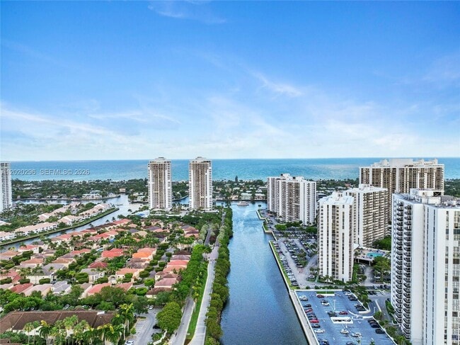 Building Photo - 3625 N Country Club Dr