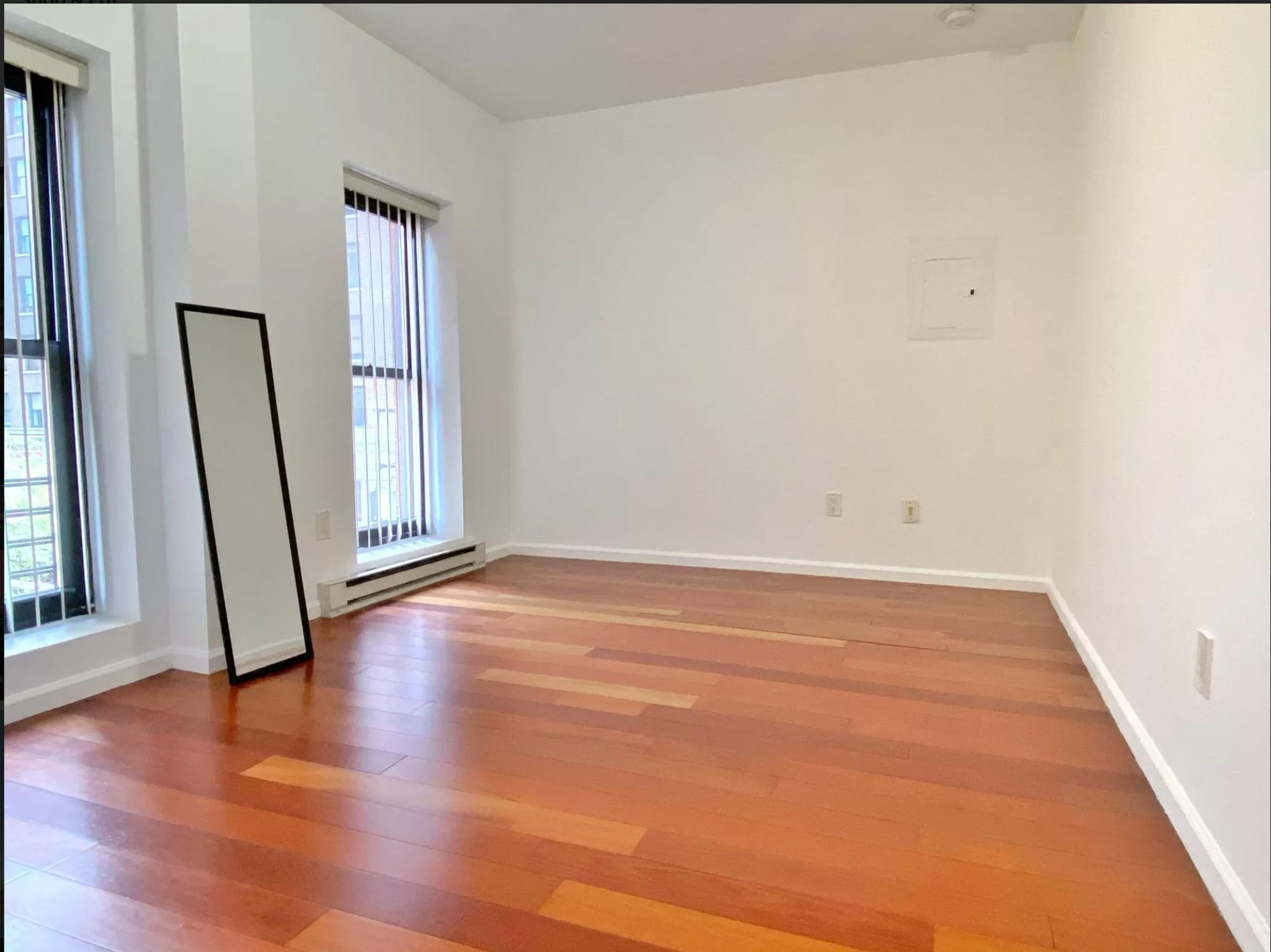 Building Photo - 701 Chestnut St