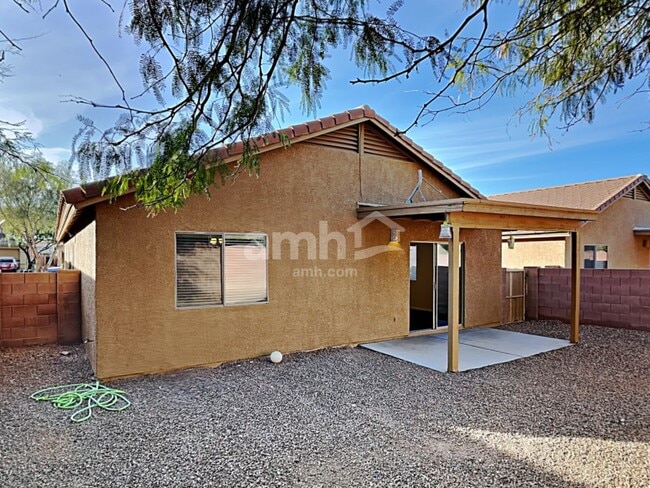 Building Photo - 6939 S Creek Run Ave