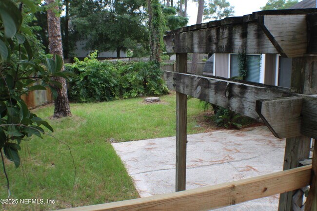 Building Photo - 10315 Docksider Dr E