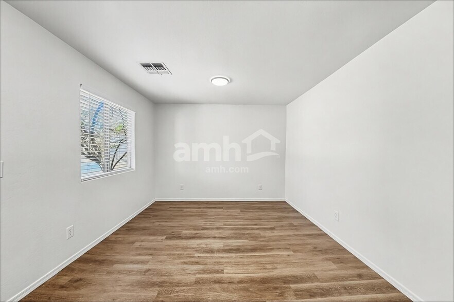 Building Photo - 2365 E Meadow Lark Way
