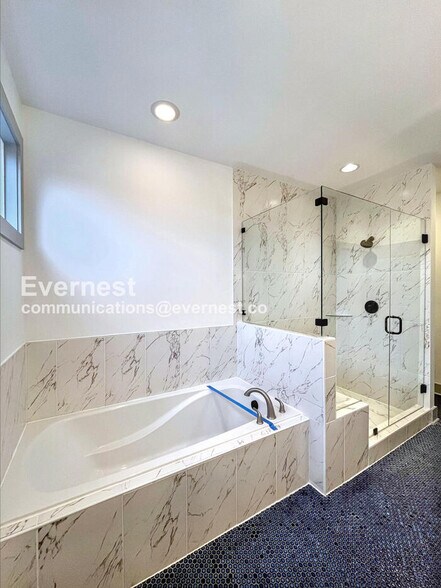 Building Photo - 915B Caruthers Ave