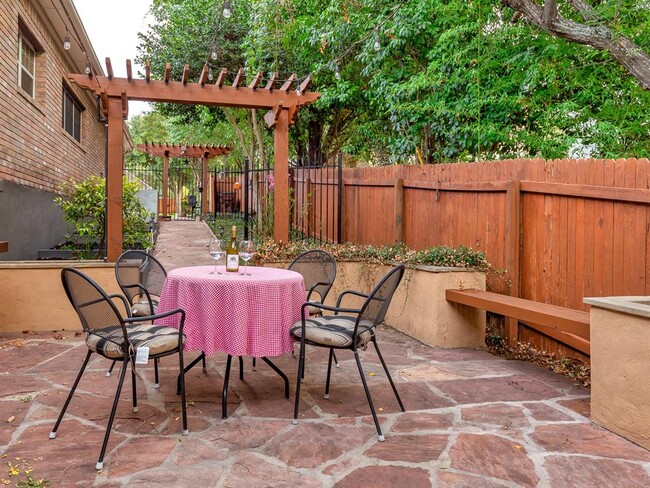 Building Photo - 1900 Red Rock Dr