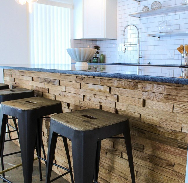 Building Photo - 3318 N 18th Ave