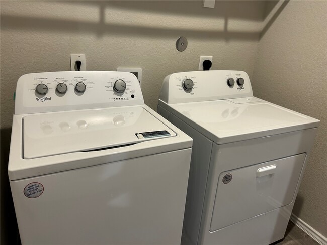 Building Photo - 40434 Gdn Hts Ln