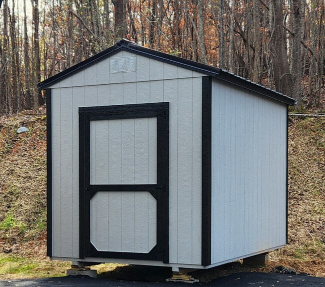 Building Photo - 64 Lumpkin Co Park Rd