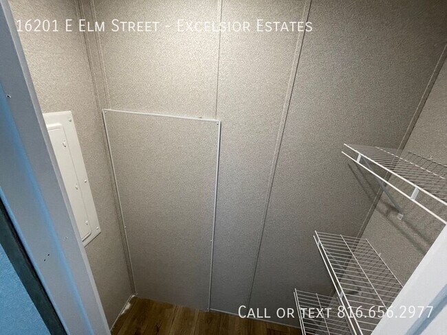 Building Photo - 16201 Elm St