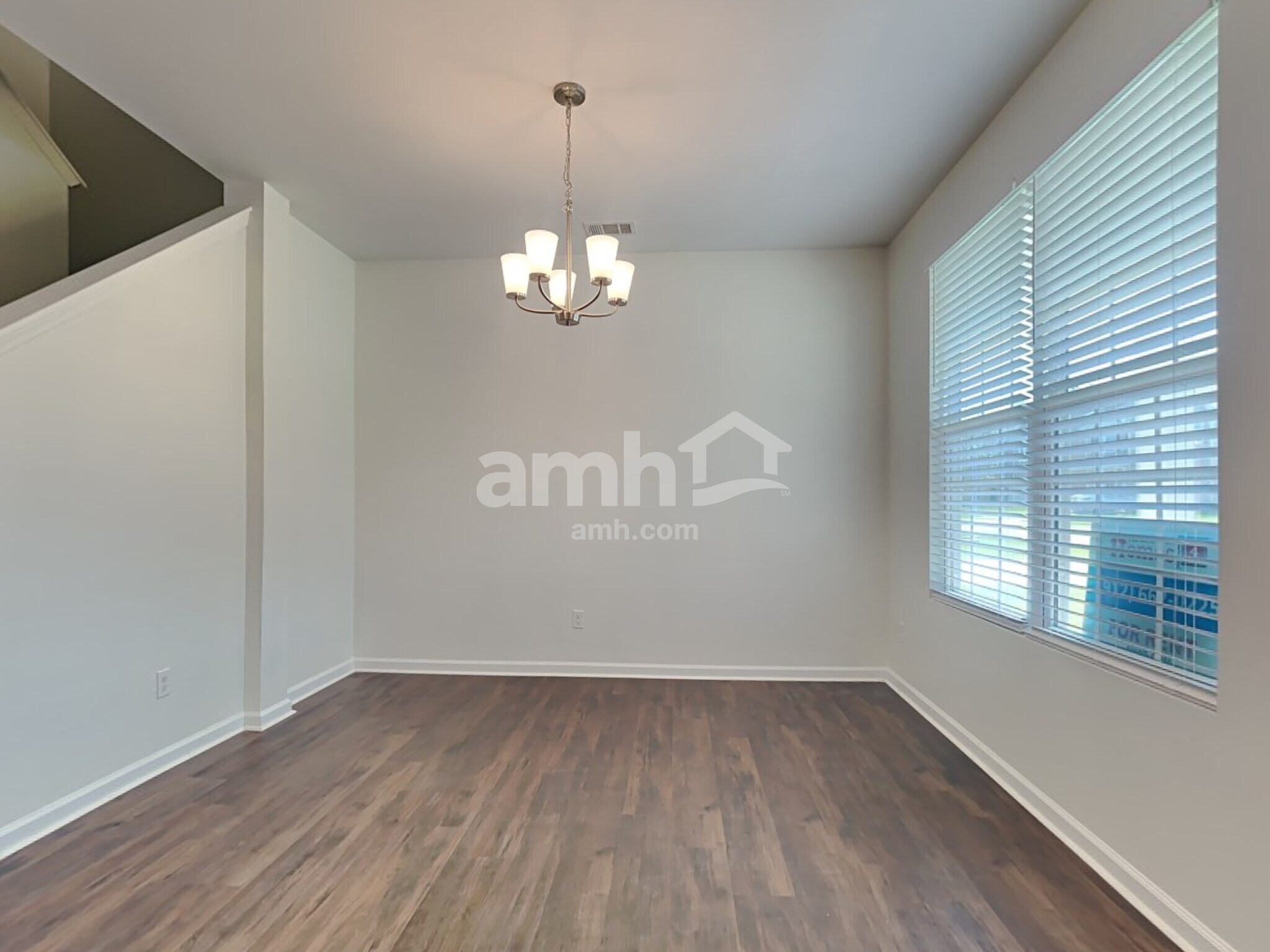 Building Photo - 347 Southwilde Way