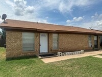 Building Photo - 728 Redbird Ln