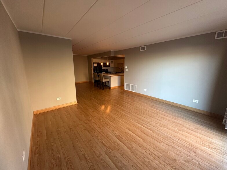 Building Photo - 7347 W 79th Pl