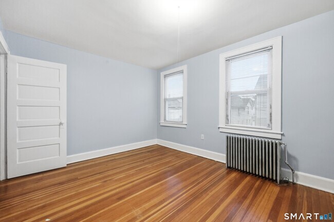 Building Photo - 94 Liberty St