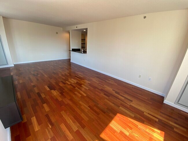 Building Photo - 8 Museum Way