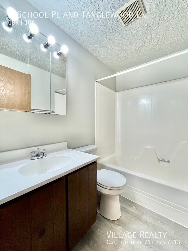 Building Photo - 335 N School Pl