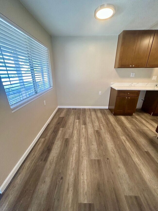 Building Photo - 1566 167th Ave