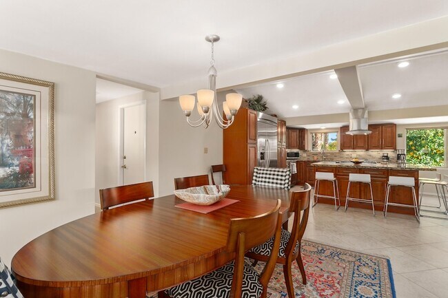 Building Photo - 70801 Fairway Dr
