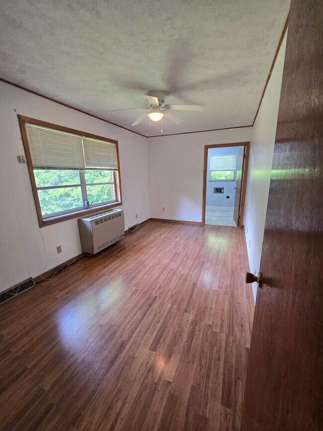 Building Photo - 3109 Dekalb Dr SW