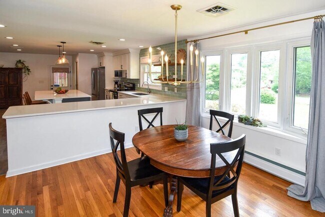 Building Photo - 2 Cinnamon Fern Rd