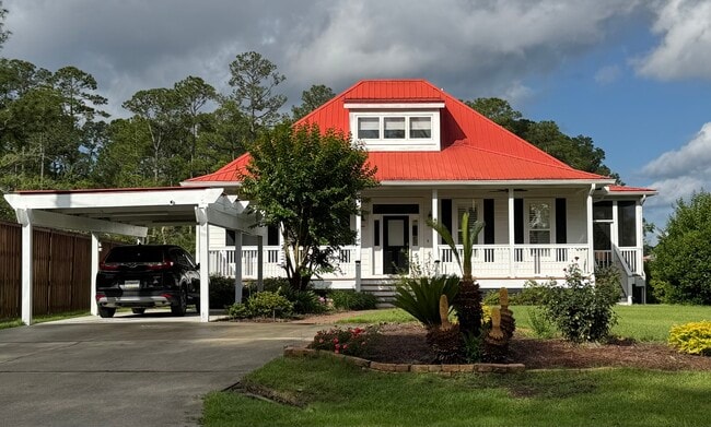 Primary Photo - 458 Bayou Cir