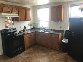 Building Photo - 14 Magnolia Sq