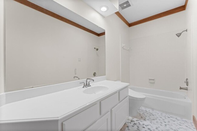 Building Photo - 106 N Floral Leaf Cir