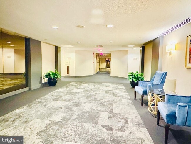 Building Photo - 1530 Key Blvd
