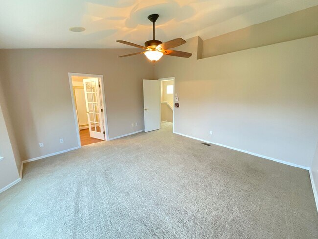 Building Photo - 4 Bedroom Home Available Near Constitution...