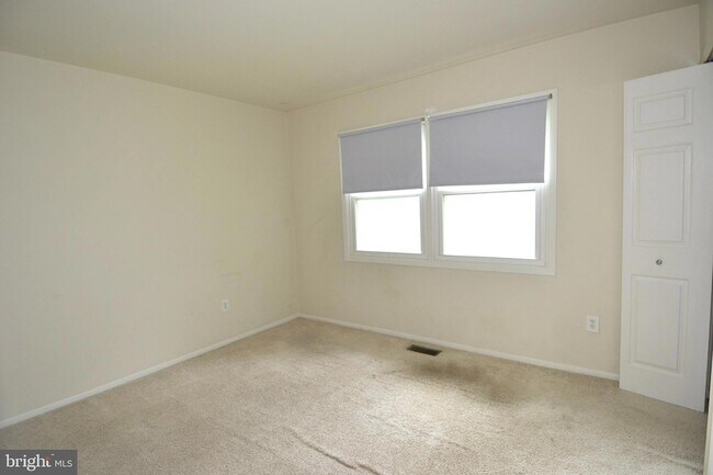 Building Photo - 3717 Irongate Ln