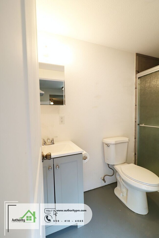 Building Photo - 10560 Old Oregon Trail