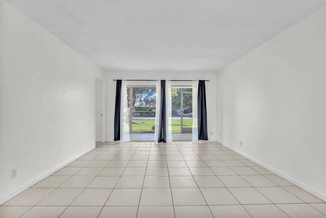 Building Photo - 200 Waterway Dr S