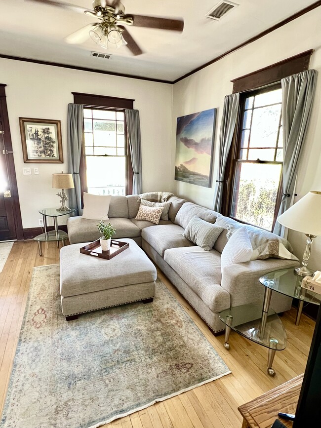 Building Photo - 120 Arno St SE