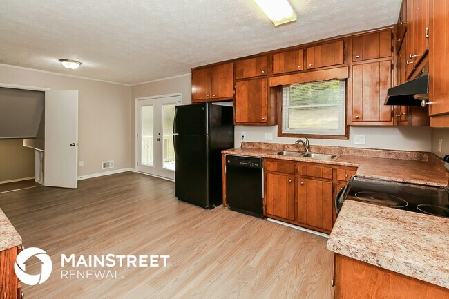 Building Photo - 218 Lucan Way