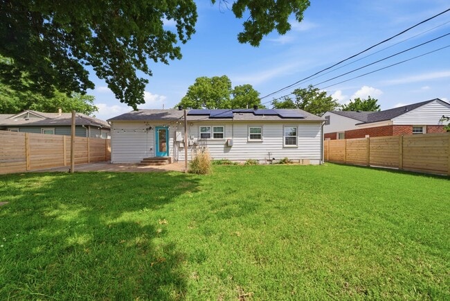 Building Photo - Updated 3 Bed, 1 Bath Home for Lease in Prime Midtown Location!