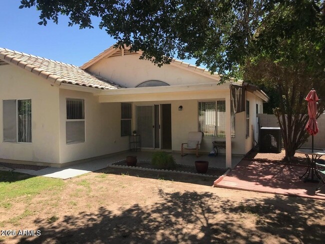 Building Photo - 7160 W La Senda Dr