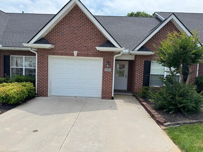Primary Photo - 3553 Oak Villa Way