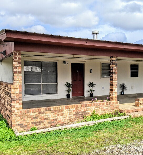 Front Porch - 5 S Lowder St