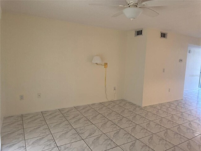 Building Photo - 471 Albee Farm Rd