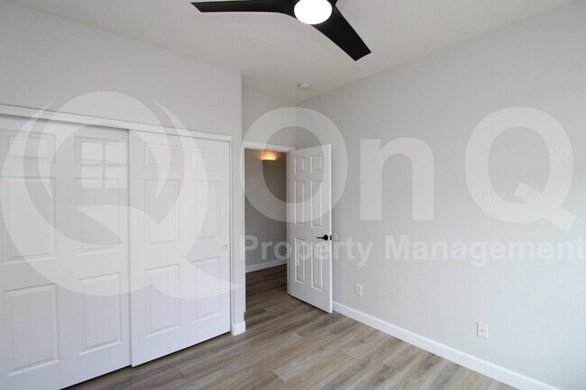 Building Photo - 4216 E Oxford Ln