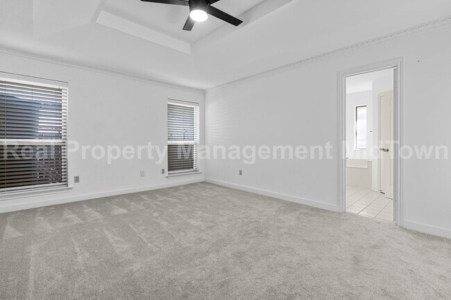 Building Photo - 2707 Edinboro Dr