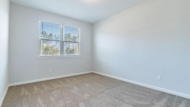 Building Photo - 344 Pine Bluff Dr