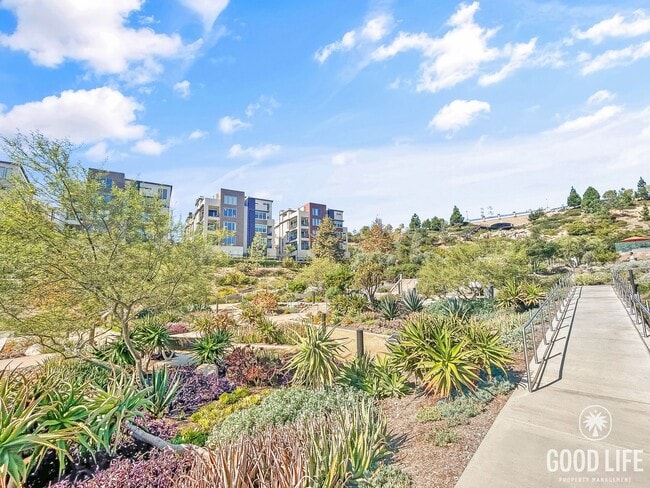 Building Photo - Beautiful 3BD/2.5BA W/ AC and Attached Gar...