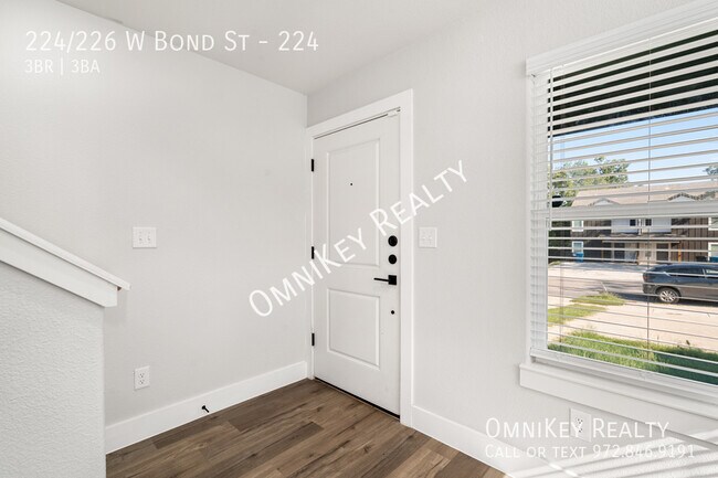 Building Photo - 224/226 W Bond St-224