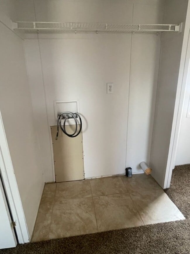 Building Photo - Price Reduction on this 2 Bedroom on Nice ...
